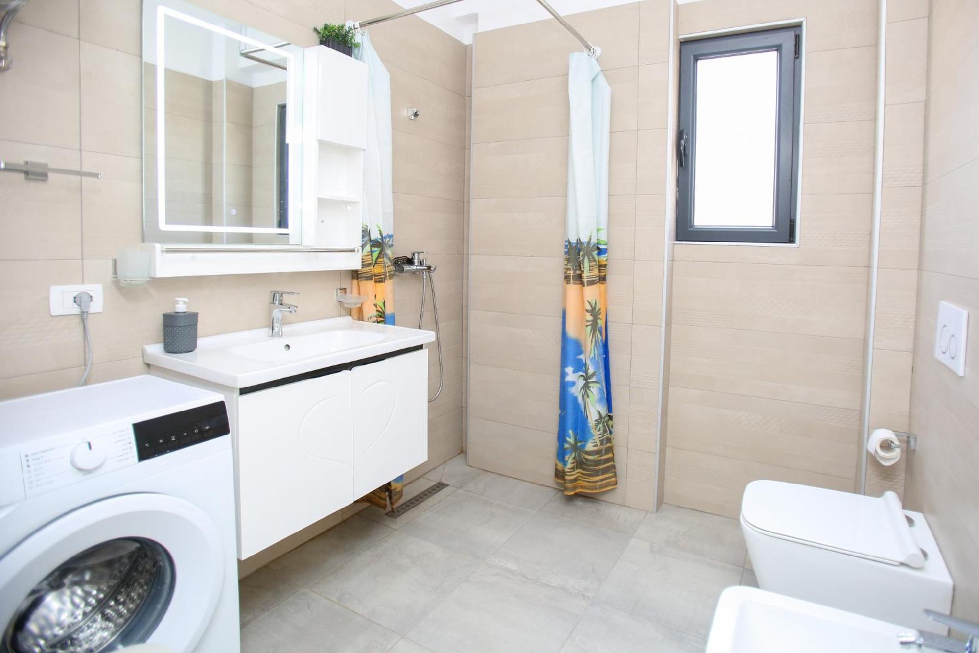 Aysel 7 Lungomare Apartment *
