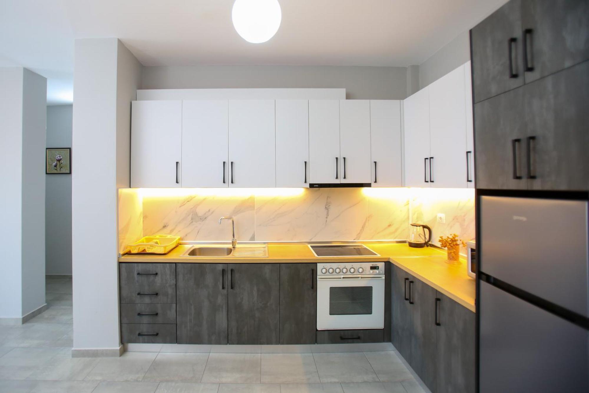 Aysel 7 Lungomare Apartment Vlore