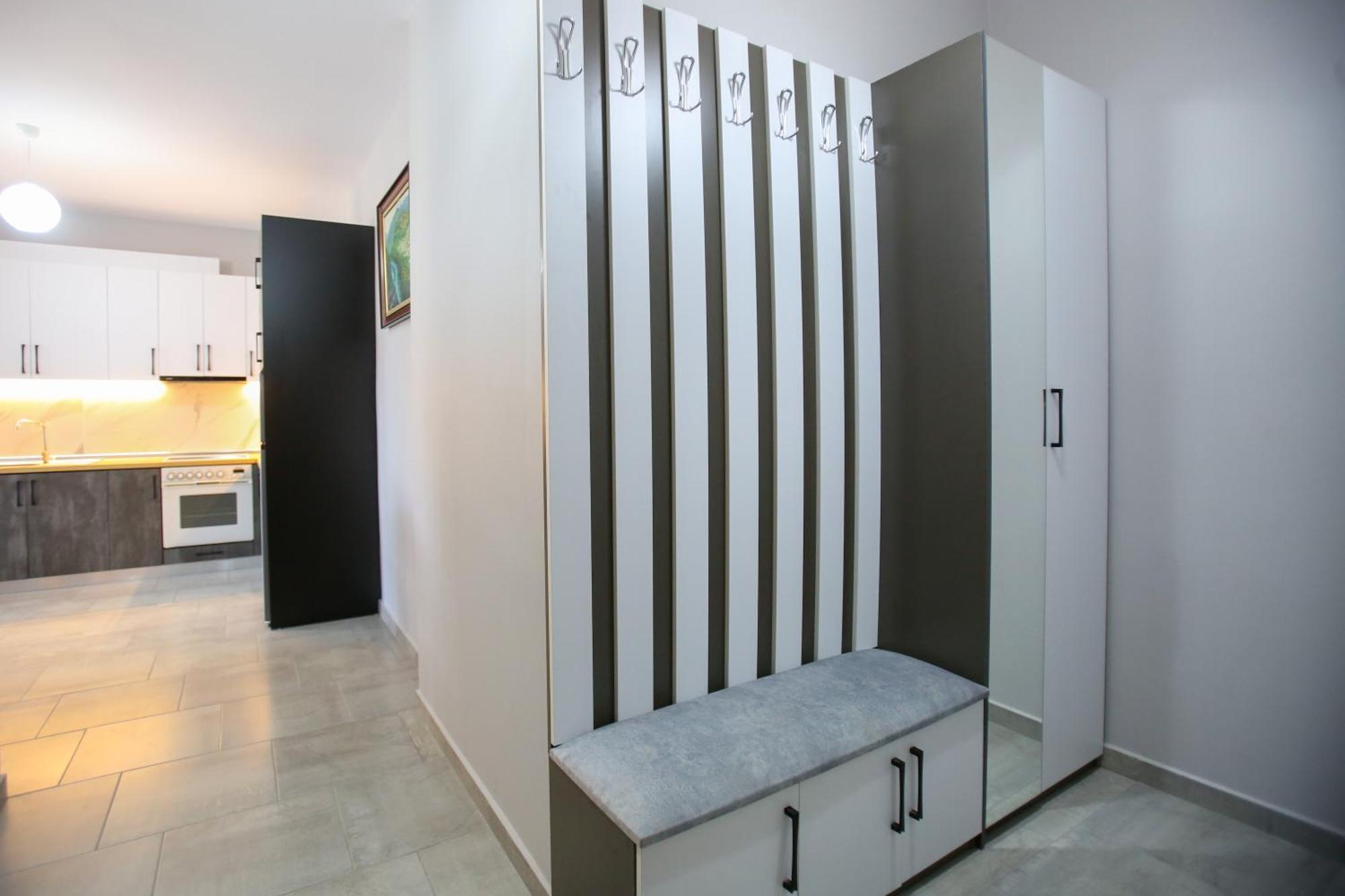 Aysel 7 Lungomare Apartment Vlore